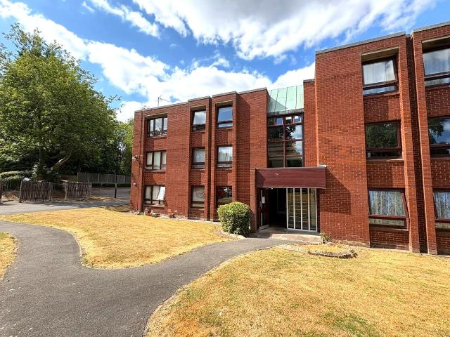 Bowlas Avenue, Sutton Coldfield, West Midlands B74, 2 bed flat to rent, £1,100 pcm | PrimeLocation