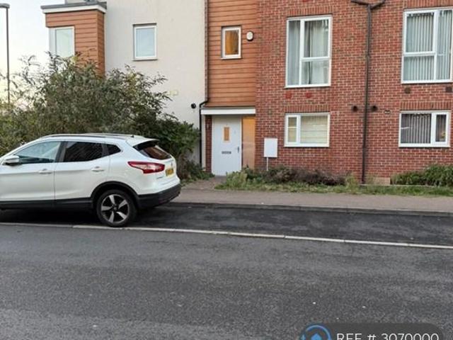Bowling Green Close, Milton Keynes, MK2 4 bed terraced house to rent £1,895 pcm £437 pw