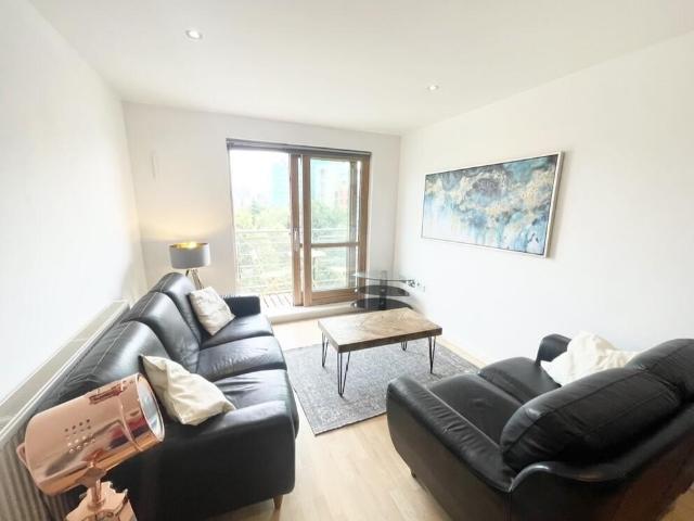 Bowman Lane, Leeds 1 bed apartment to rent £850 pcm £196 pw