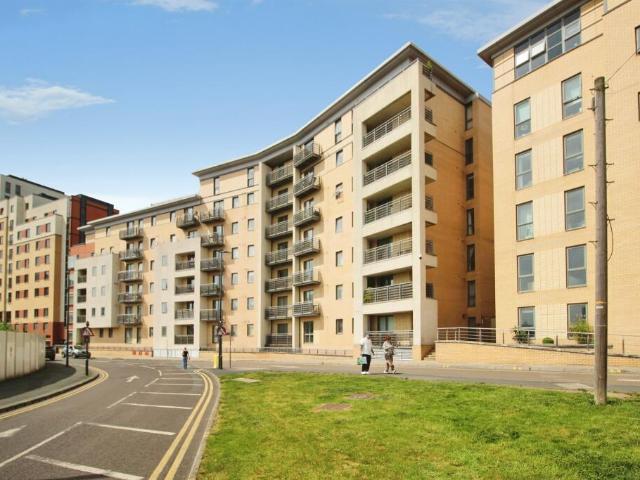 Bowman Lane, LEEDS 2 bed apartment to rent £1,150 pcm £265 pw