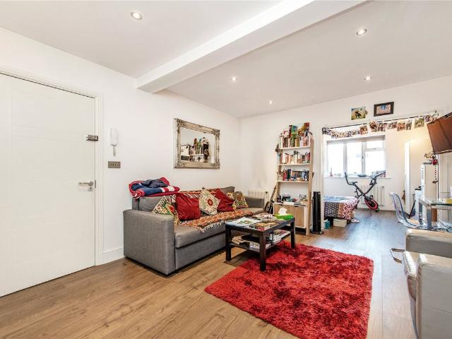Bowmans Mews, Tufnell Park N7, 1 bed flat to rent, £1,700 pcm | PrimeLocation