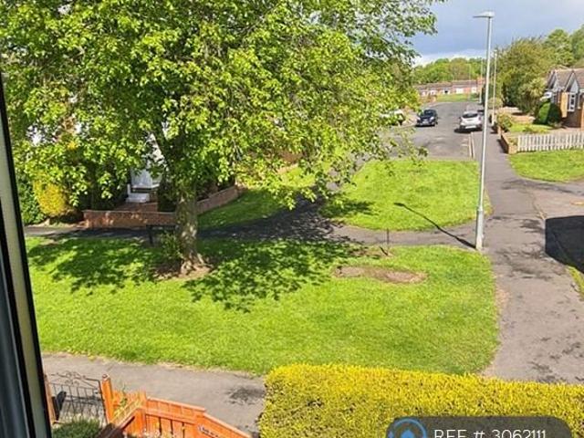 Bowmont Walk, Chester Le Street, DH2 2 bed flat to rent £650 pcm £150 pw