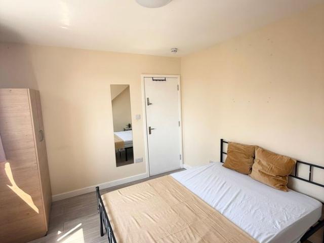 Bowrons Avenue, Wembley HA0, 2 bed shared accommodation to rent, £953 pcm | PrimeLocation