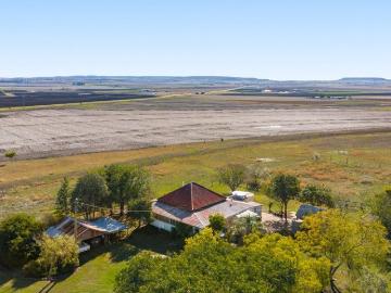 'BOXVALE' Productive Acres with dual occupancy opportunities