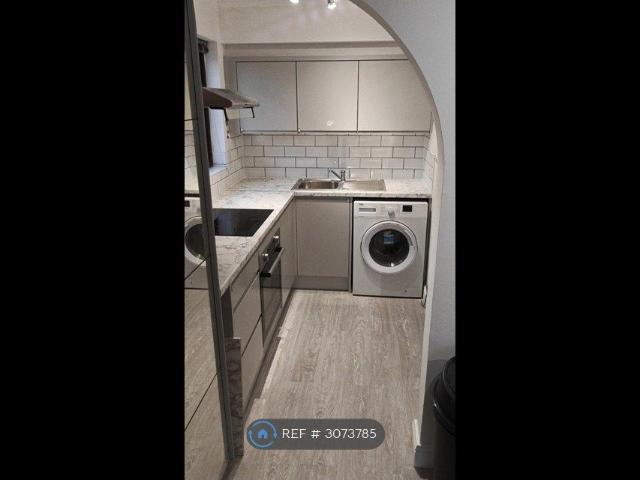 Boxwood Close, West Drayton UB7, Studio to rent, £1,150 pcm | PrimeLocation
