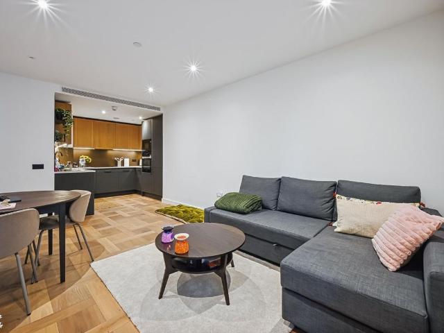 Boxwood Gardens, London Dock, London E1W, 1 bed flat to rent, £3,299 pcm | PrimeLocation