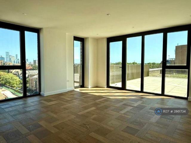 Boxwood Gardens, London, E1W 3 bed flat to rent £5,500 pcm £1,269 pw