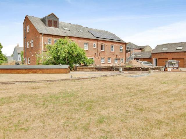 Boxworth End, Swavesey 1 bed apartment to rent £850 pcm £196 pw