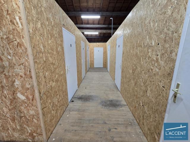 BOX EN LOCATION