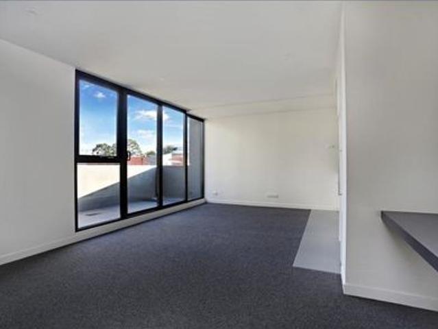 Box Hill Beauty: 2 Bedroom Retreat with Expansive Entertaining Balcony