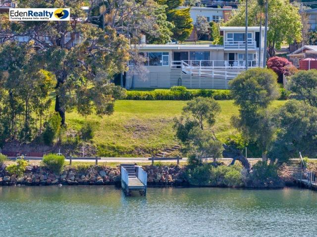 Box Seat Waterfront Location