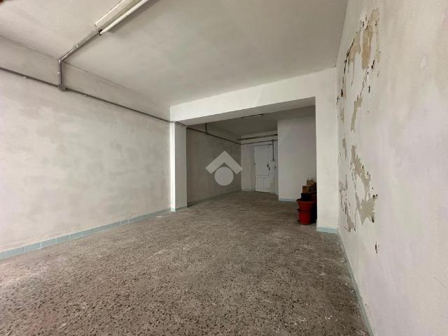 Box / posti auto in affitto