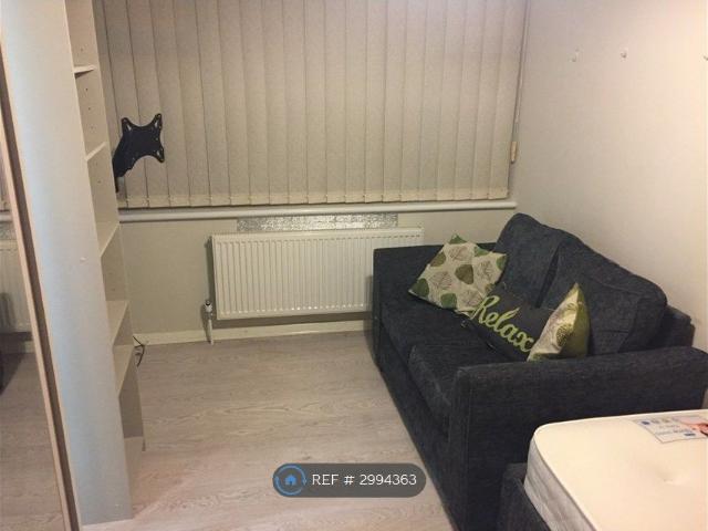 Boxmoor, Hemel Hempstead HP1, Studio to rent, £715 pcm | PrimeLocation