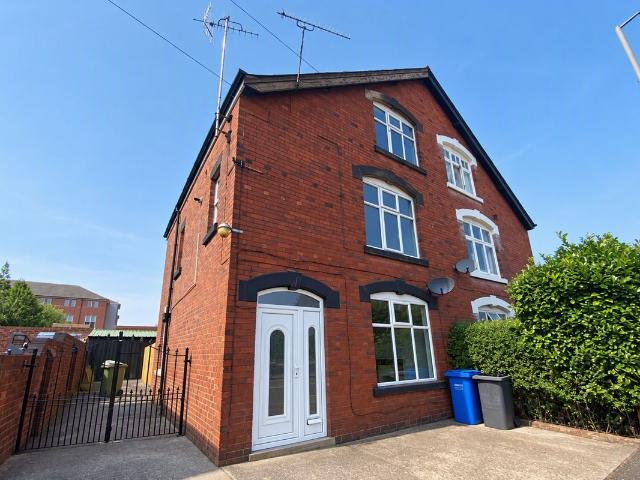 Boythorpe Road, Chesterfield S40, 5 bed semi detached house to rent, £1,250 pcm | PrimeLocation