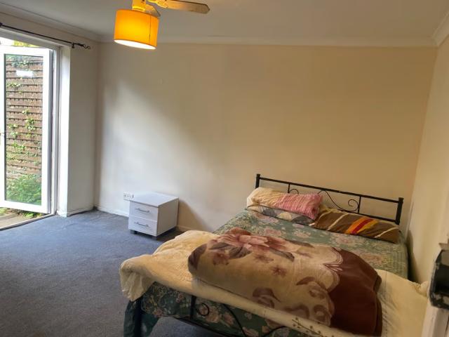 Boycott Avenue, Oldbrook MK6 1 bed in a house share to rent £600 pcm £138 pw