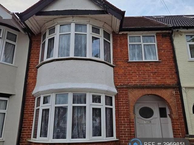 Boycroft Avenue, London, NW9 5 bed terraced house to rent £2,900 pcm £669 pw
