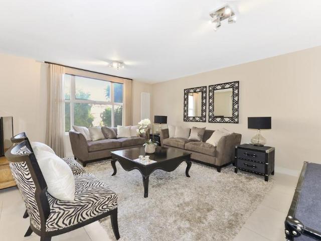 Boydell Court, St Johns Wood, NW8 3 bed apartment to rent £5,633 pcm £1,300 pw