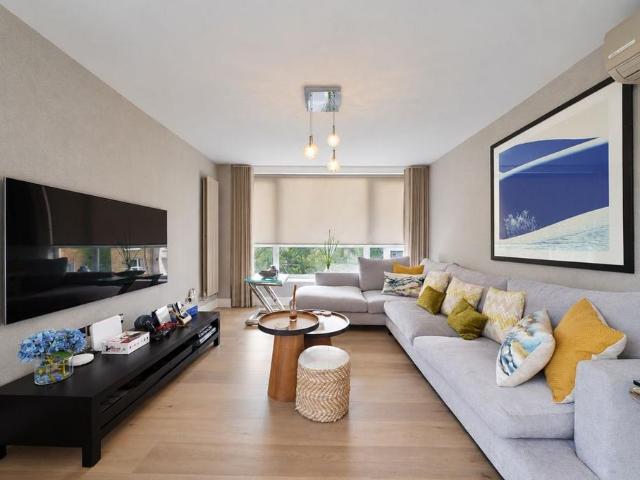 Boydell Court, St. John's Wood Park. 3 bed flat to rent £7,000 pcm £1,615 pw