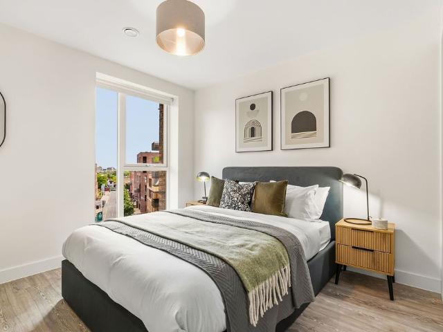 Boyle Court, Lampton Parkside, Hounslow TW3, 1 bed flat to rent, £1,700 pcm | PrimeLocation