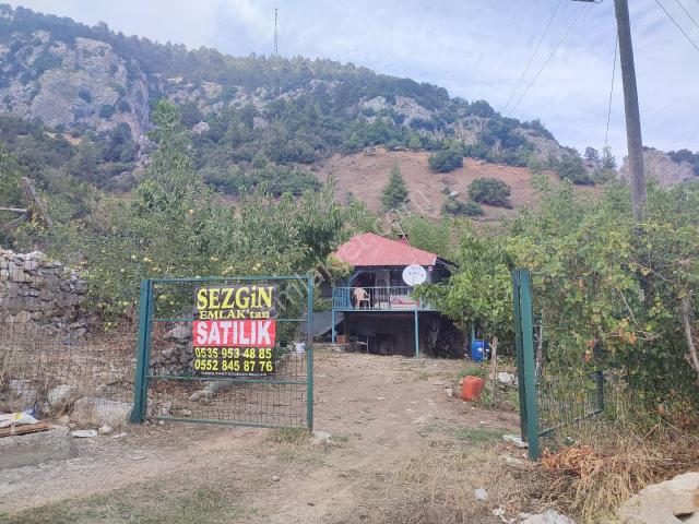 Boztepe De Satılık Yaylalık 3572 M2 Tam Tapulu Meyva Bahçeli Ev
