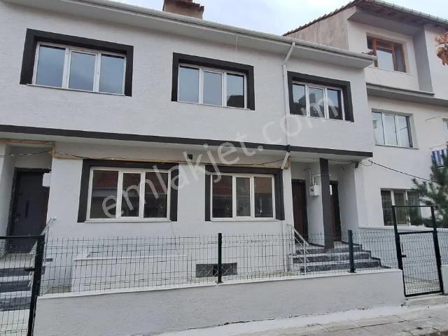Bozüyük Merkezde Satılık 3 Daireli Müstakil Ev