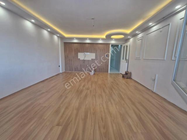 Bozyaka Cadde Üzeri Asansörlü 3+1 Arakat Kiralık Daire