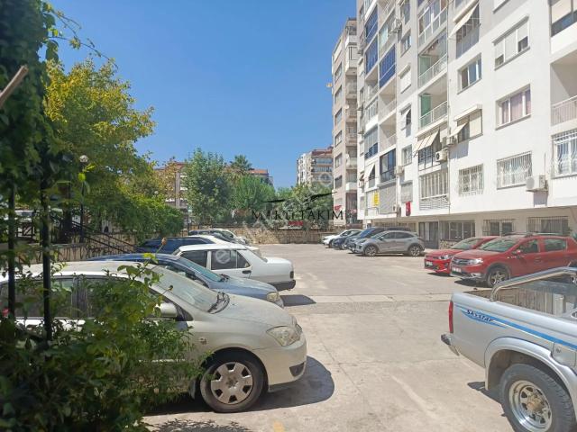 Bozyaka'da Martı Takımdan Bahçe Manzaralı Satılık 2+1