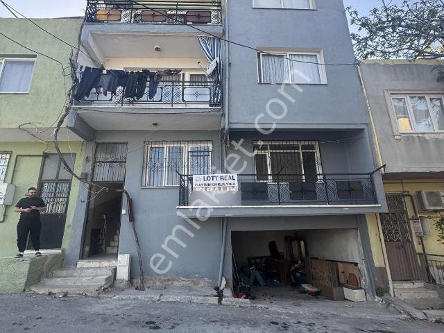 Bozyaka'da Merkezi Konumda Kiralık Daire