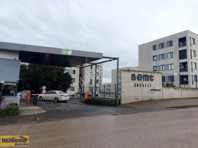 Bozdemir'den Semt Kocaeli Sitesinde Kiralık 2+1 Daire