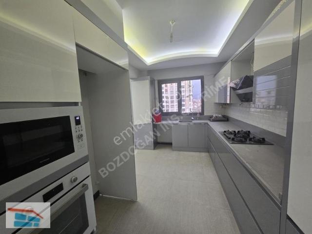 Bozdoğandan Bostanbaşı Çiftlik Cad Satılık 4+1 Daire