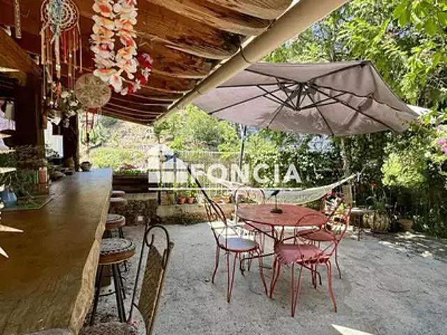 Bozouls 12340 Achat / Vente maison 7 pièces t7 jardin terrasse