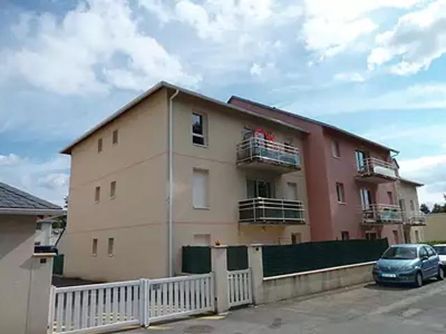 Bozouls 12340 Location appartement 2 pièces t2 parking