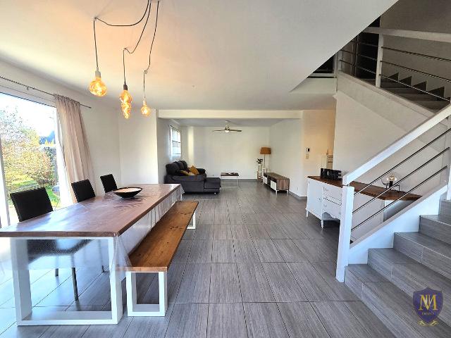 BLOTZHEIM AU CALME AGRÉABLE MAISON JUMELÉE PAR LE GARAGE DE 125 M2