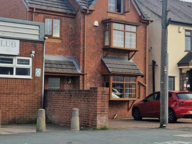 Bloxwich Road North, Willenhall WV12 1 bed house of multiple occupation to rent £475 pcm £110 pw