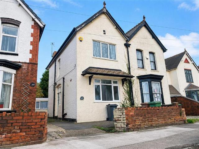 Bloxwich Road, Bloxwich Walsall 4 bed house to rent £1,200 pcm £277 pw