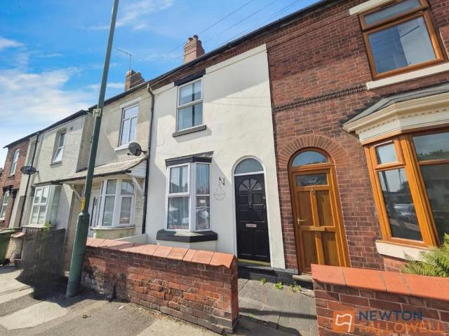 Bloxwich Road, Walsall, WS2 2 bed terraced house to rent £950 pcm £219 pw