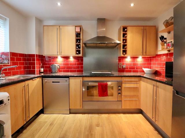 Bloyes Mews, Colchester CO1, 3 bed flat to rent, £1,350 pcm | PrimeLocation