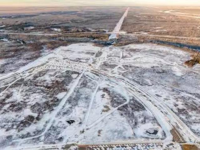 Block: 28 Plan: 2021329 Lot: 5, Fort Mcmurray, AB, T9K 2X4 c.