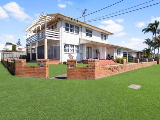 BLOCK OF THREE FLATS NEAR BEACH!