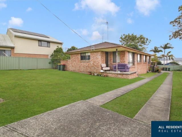 Block of Two Flats with Development Potential on 822 sqm Block