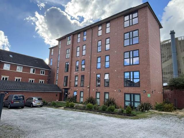61 Bedroom Block Of Apartments Flat