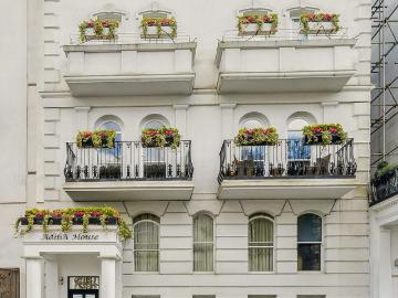 Block of apartments for sale