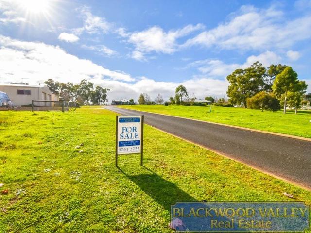 BLOCK OPPORTUNITY OPPOSITE GREENSPACE