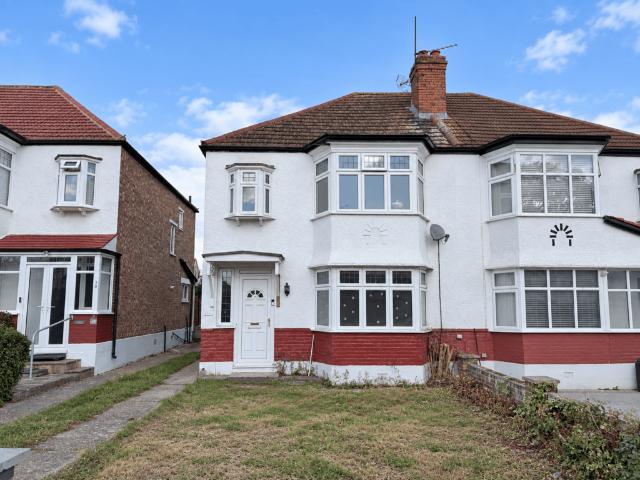 Blockley Road, Wembley, HA0 4 bed semi detached house to rent £3,000 pcm £692 pw