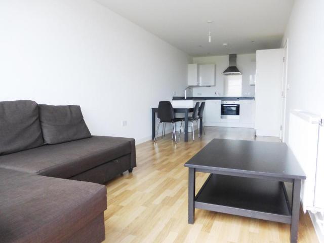 Bloemfontein Road, Shepherds Bush. 1 bed apartment to rent £2,097 pcm £484 pw