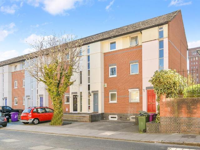 Blondin Street, London E3, 4 bed terraced house to rent, £4,000 pcm | PrimeLocation