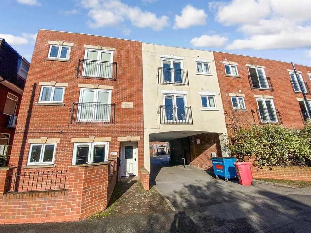 Blondvil Street, Coventry 2 bed apartment to rent £900 pcm £208 pw