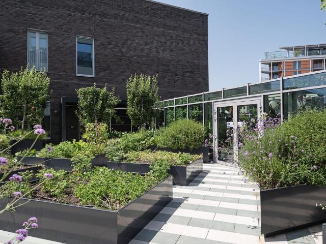 Bloom West, Nine Elms, Nine Elms. 2 bed flat to rent £4,404 pcm £1,016 pw