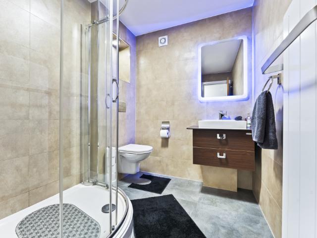 Bloom Court+Sleeps 4+Free Parking+High Speed WiFi Has an Apartment