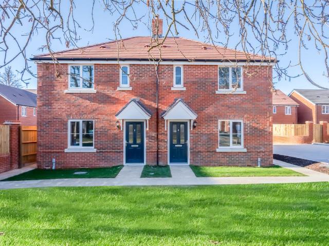 Bloom Close, Worthing BN13, 3 bed terraced house to rent, £1,750 pcm | PrimeLocation